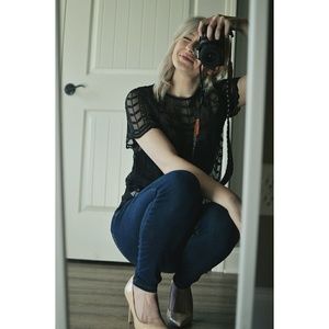 NWOT Black Sheer Delicate Lace Top w/ Keyhole Back